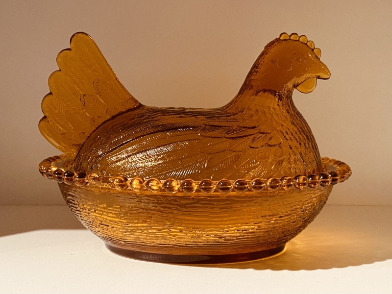 Vintage Amber Hen on a Nest Covered Glass Dish 